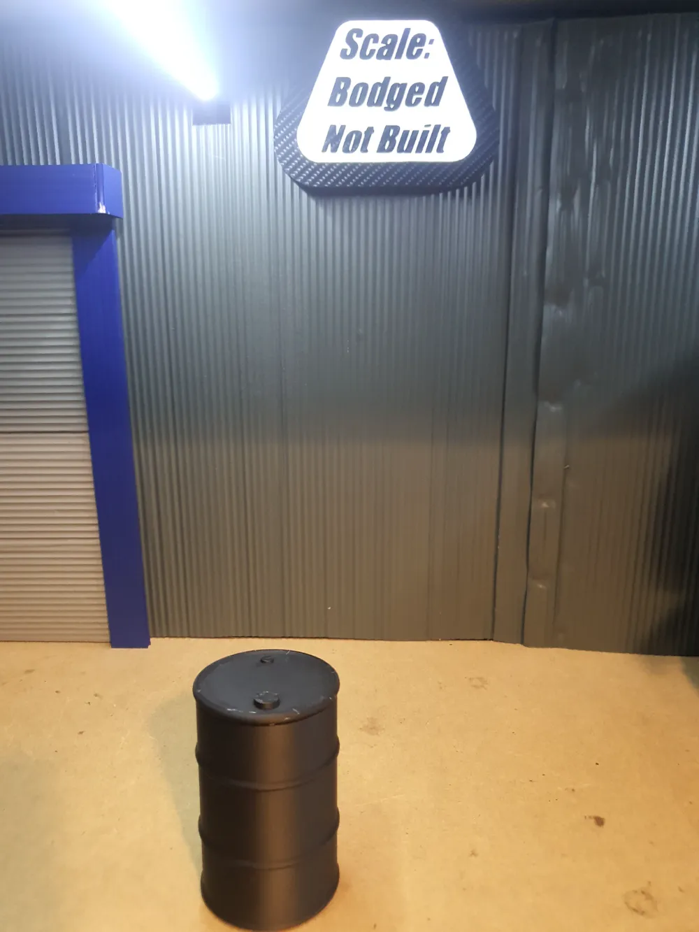 1:10 Scale 55 Gal Oil Drum Container/Pen Holder, photo 4 of 4 - Pen Stands & Pencil Holders, scale garage