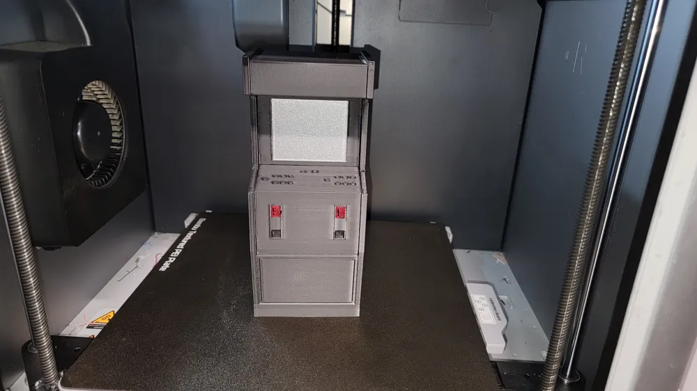 1/10 scale Arcade Cabinet with SF2 images, photo 3 of 4 - 1/10 scale Arcade Cabinet with SF2 images Art