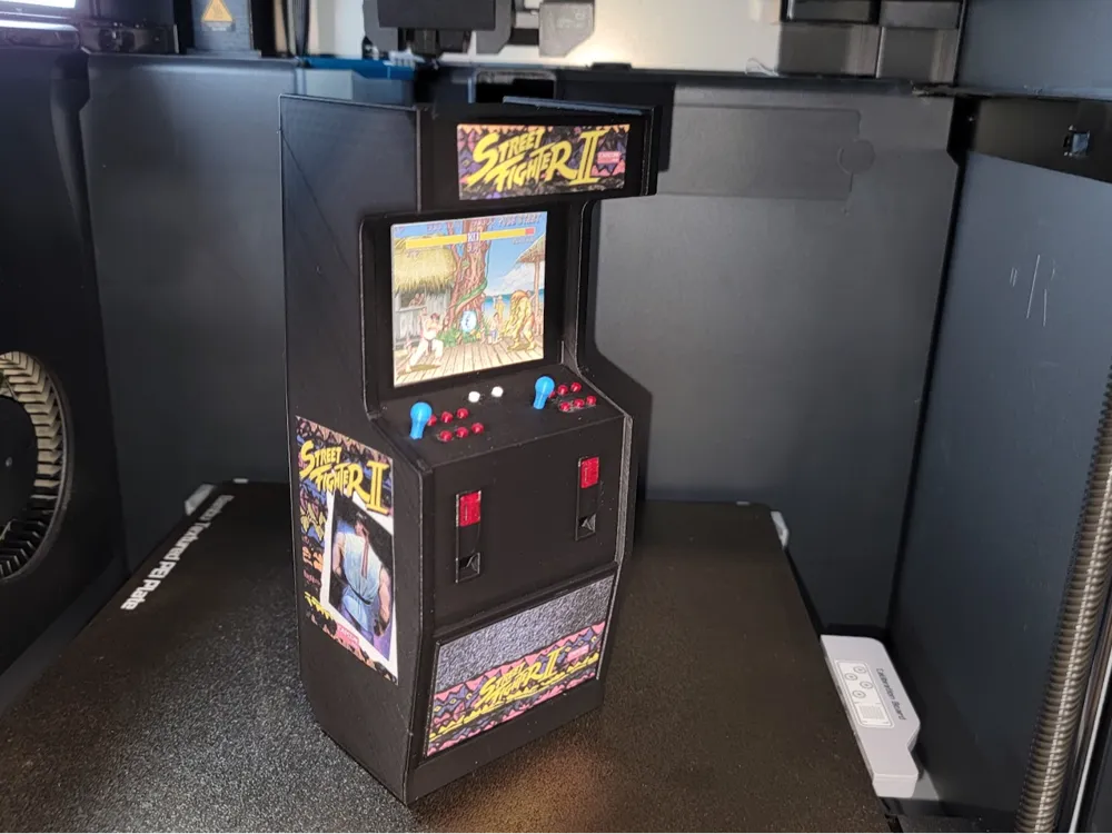 1/10 scale Arcade Cabinet with SF2 images - Art Pieces, in stock in India