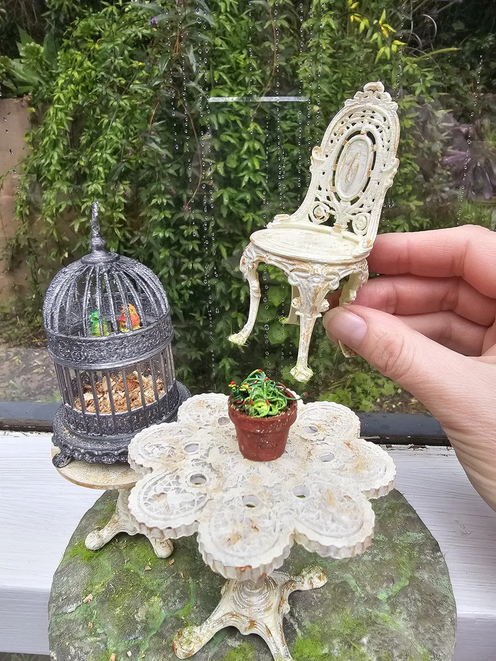 1:12 dollhouse cast iron garden chair, photo 2 of 4 - 1:12 dollhouse cast iron garden chair Miniatures