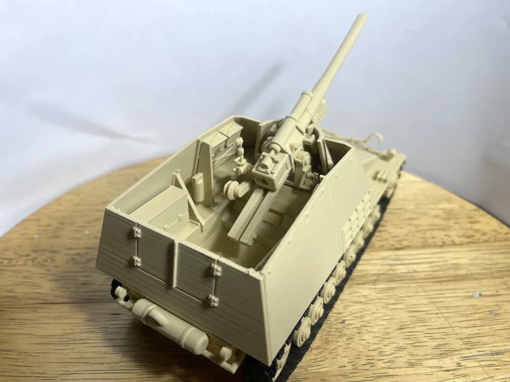 1/35 Hummel, photo 4 of 4 - 1/35 Hummel Toys & Games