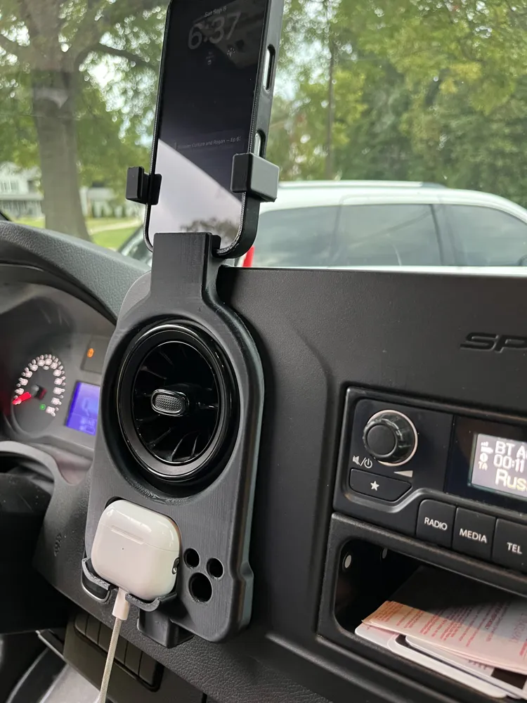 2022 Mercedes Sprinter Dash Phone Mount Organizer, photo 3 of 4 - 2022 Mercedes Sprinter Dash Phone Mount Organizer Mobile & Device Accessories