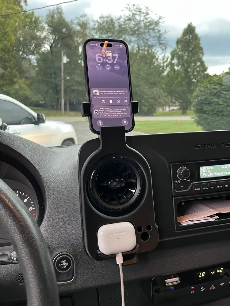 2022 Mercedes Sprinter Dash Phone Mount Organizer, photo 4 of 4 - 2022 Mercedes Sprinter Dash Phone Mount Organizer Mobile & Device Accessories