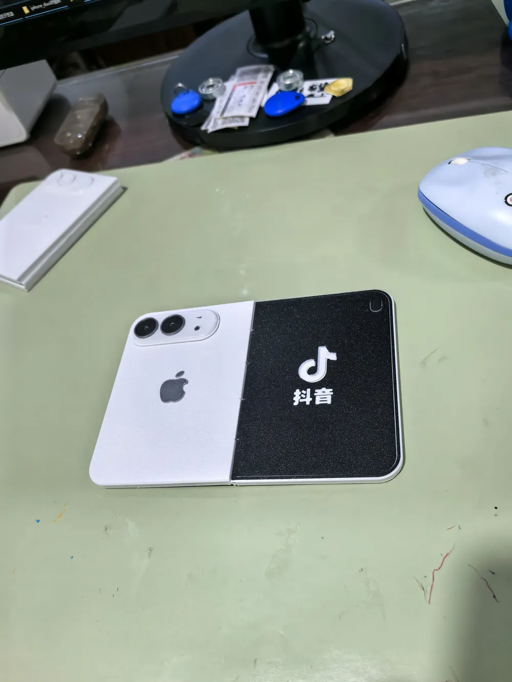 2026最新款 Iphone DUO 折叠屏手机模型（尺寸还原）, photo 2 of 4 - 2026最新款 Iphone DUO 折叠屏手机模型（尺寸还原） Toys, Games & Hobbies