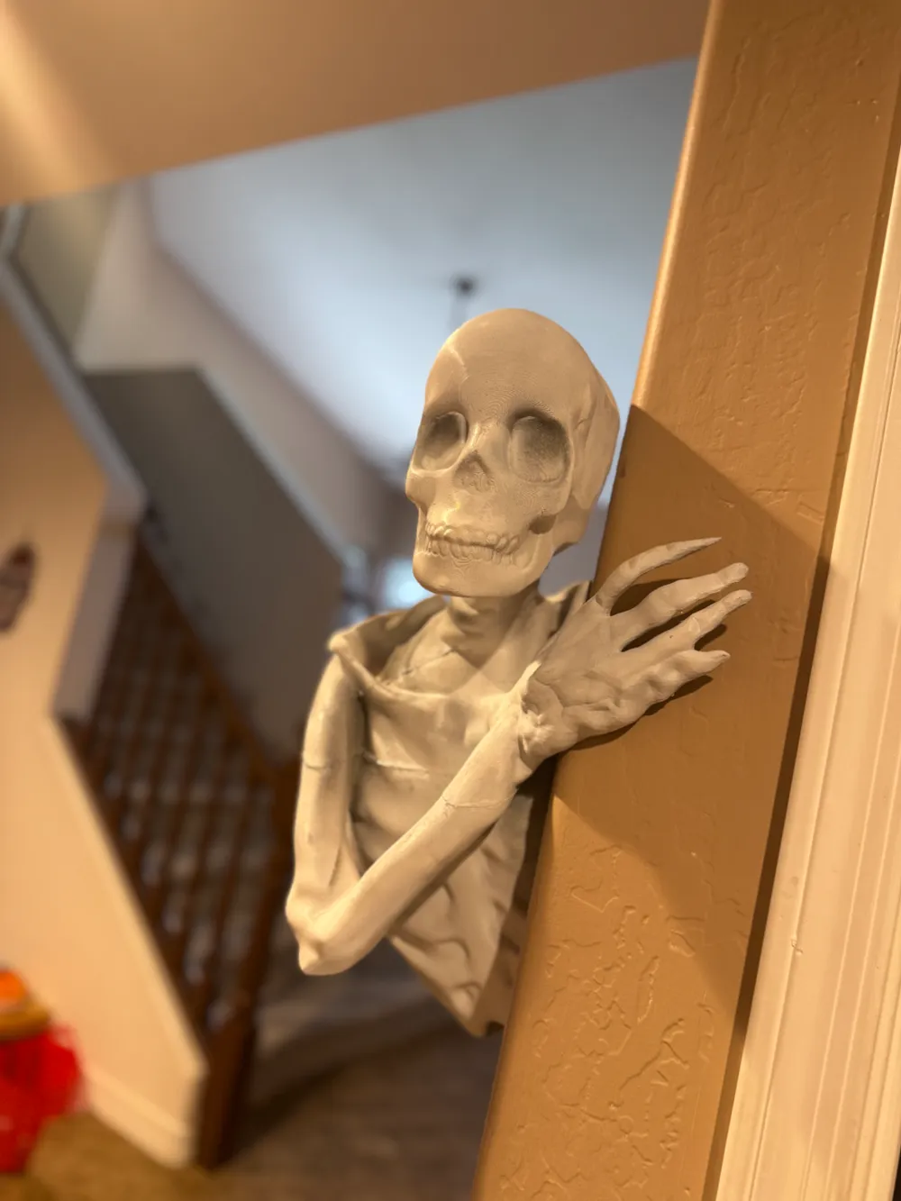 22" Halloween Corner Creeper Skeleton, photo 4 of 4 - Halloween Skulls & Skeletons, decoration
