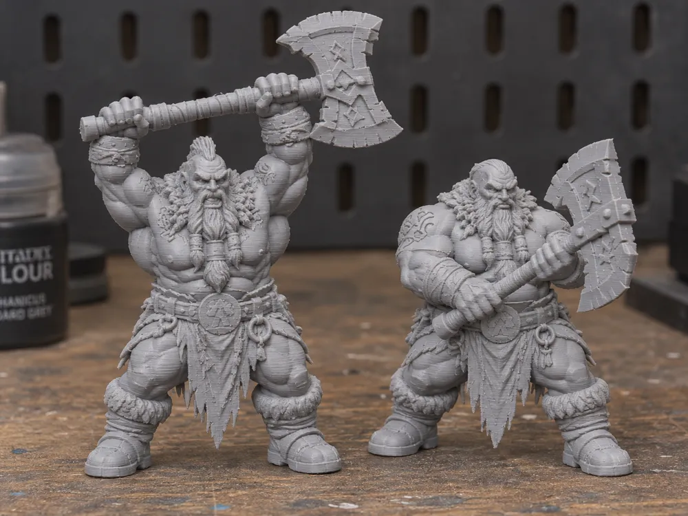 2 dwarves, photo 3 of 4 - 2 dwarves Miniatures