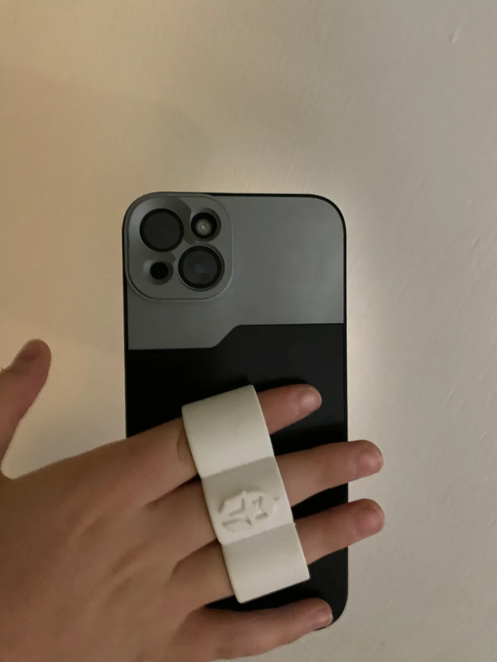3-Finger phone grip, photo 2 of 4 - 3-Finger phone grip Household