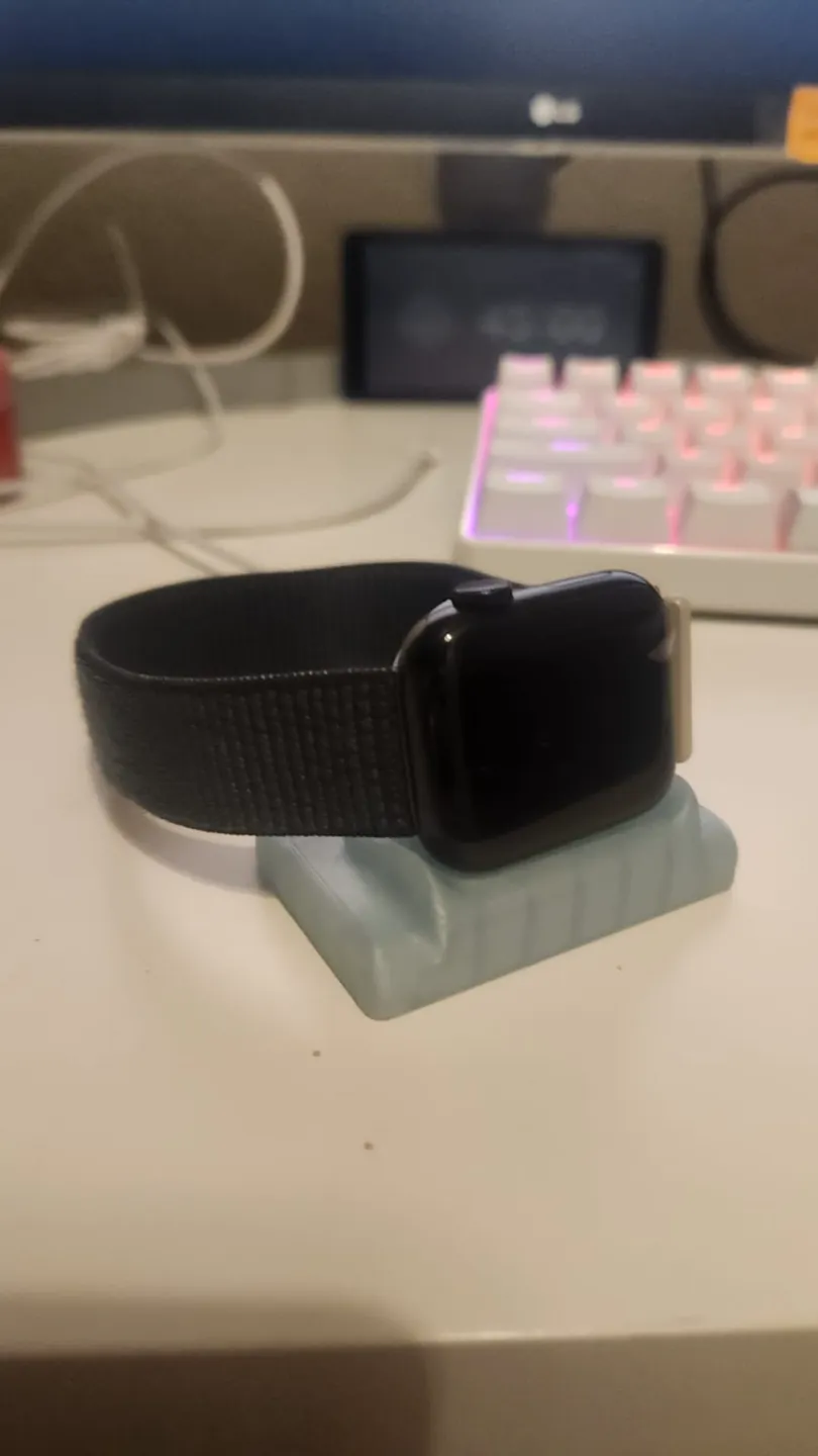 40mm Apple watch charging stand, photo 2 of 4 - 40mm Apple watch charging stand Hobby & DIY