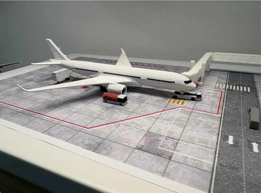 A350 941 in 1:400 scale, photo 2 of 4 - A350 941 in 1:400 scale Miniatures