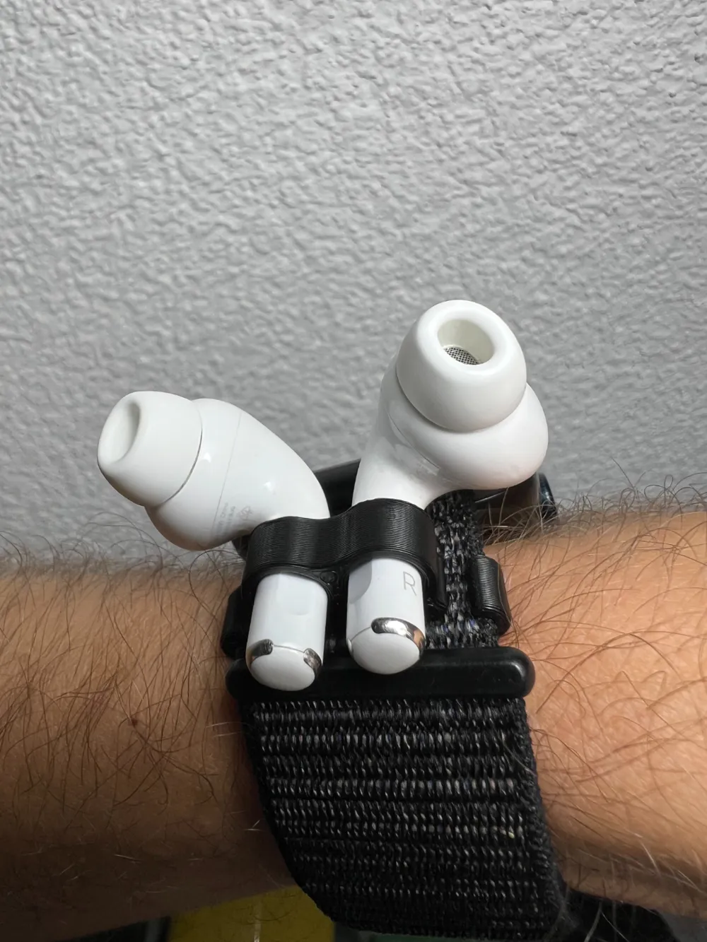 Airpod Pro (1ST GEN) - Apple Watch - Halterung, photo 3 of 4 - Airpod Pro (1ST GEN) - Apple Watch - Halterung Fashion