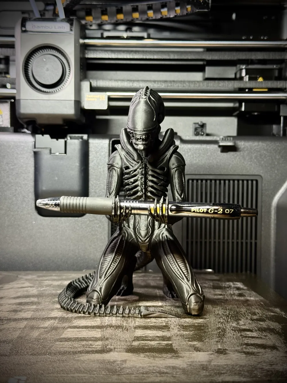 Alien - Xenomorph Custom Pen Holder - V2, photo 2 of 4 - Alien - Xenomorph Custom Pen Holder - V2 Desk & Office