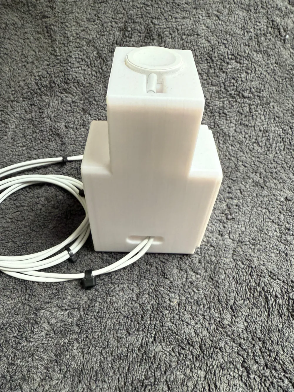 Apple MagSafe and Watch Loading Station, photo 3 of 4 - Apple MagSafe and Watch Loading Station Storage & Organisation