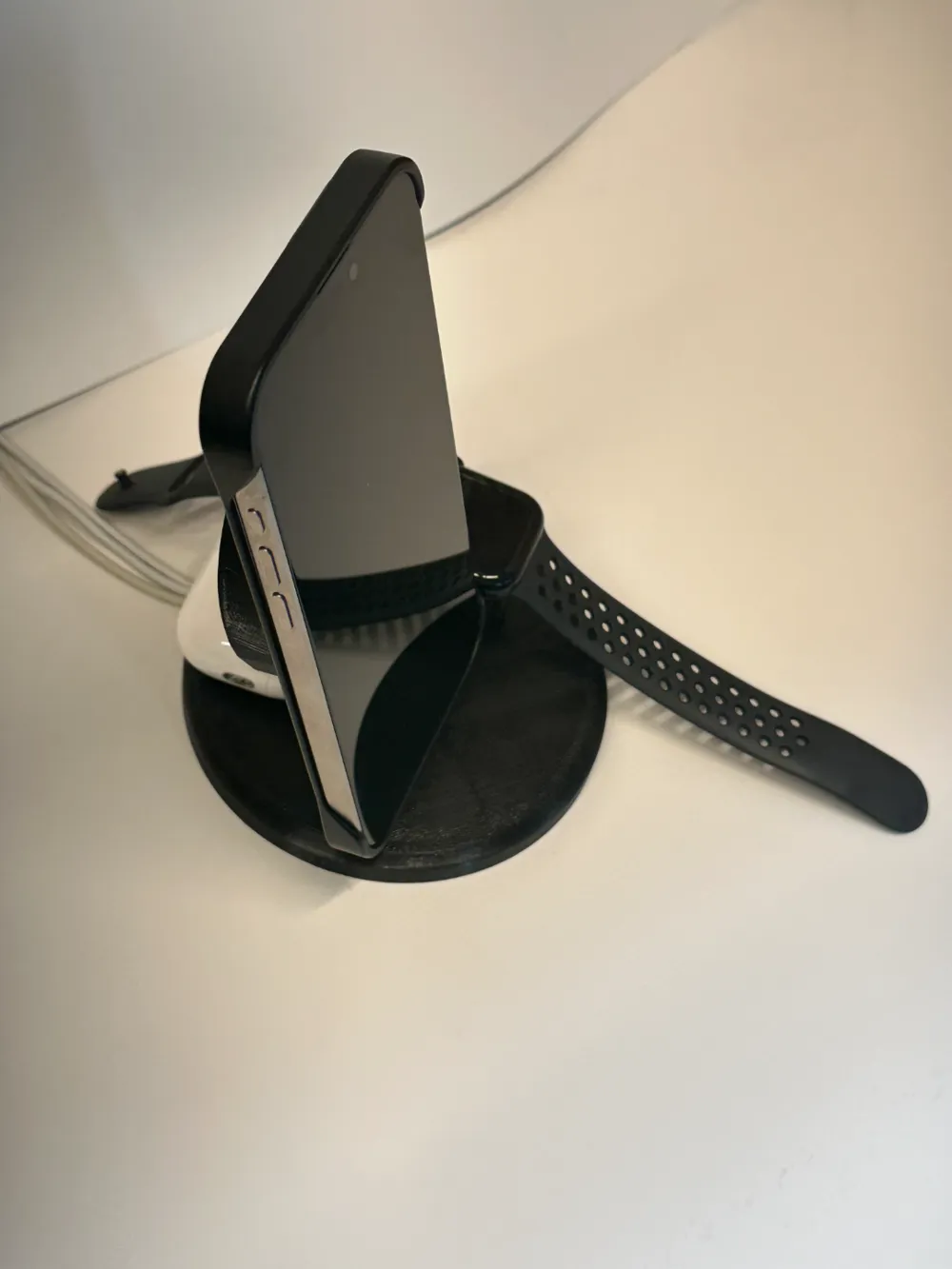 Apple Magsafe Charging Stand, photo 2 of 4 - Apple Magsafe Charging Stand Hobby & DIY