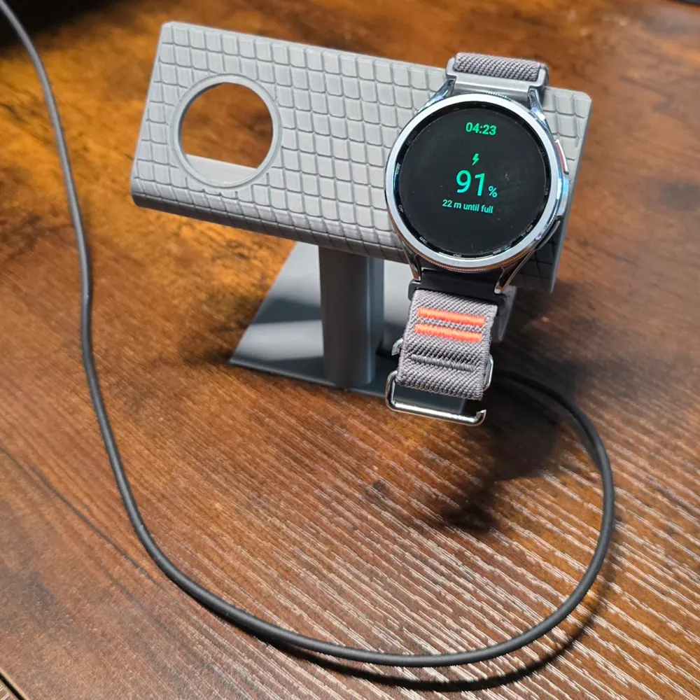 Apple + Samsung Dual Watch Charging Stand, photo 3 of 4 - Apple + Samsung Dual Watch Charging Stand Hobby & DIY