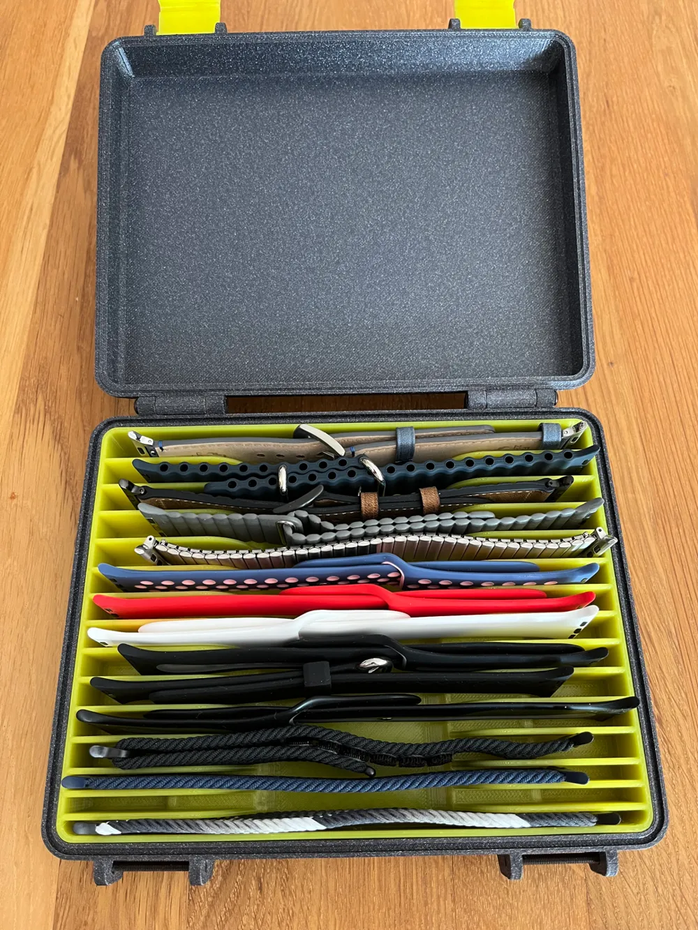 Apple Watch Band Box with 20mm Latch