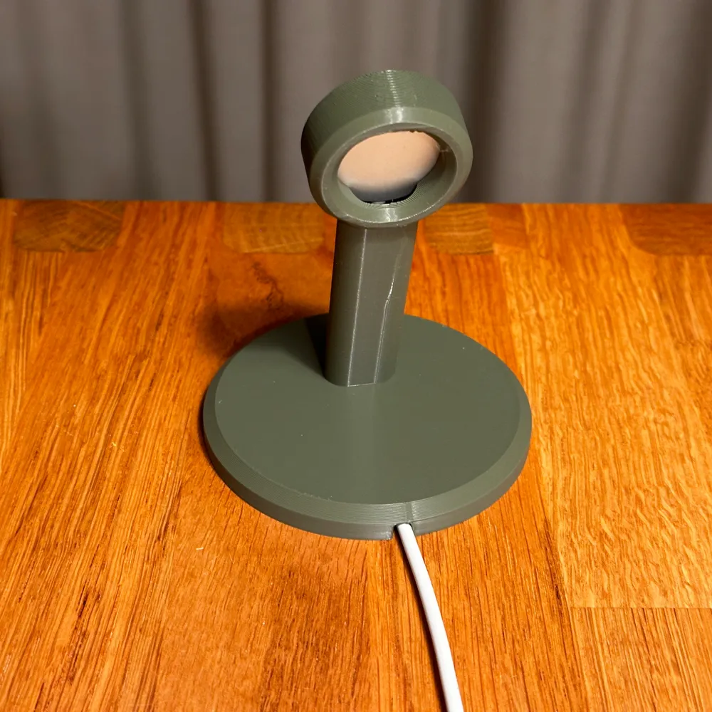 Apple Watch charger stand - Easy to remove cable!, photo 2 of 4 - Apple Watch charger stand - Easy to remove cable! Mobile & Device Accessories