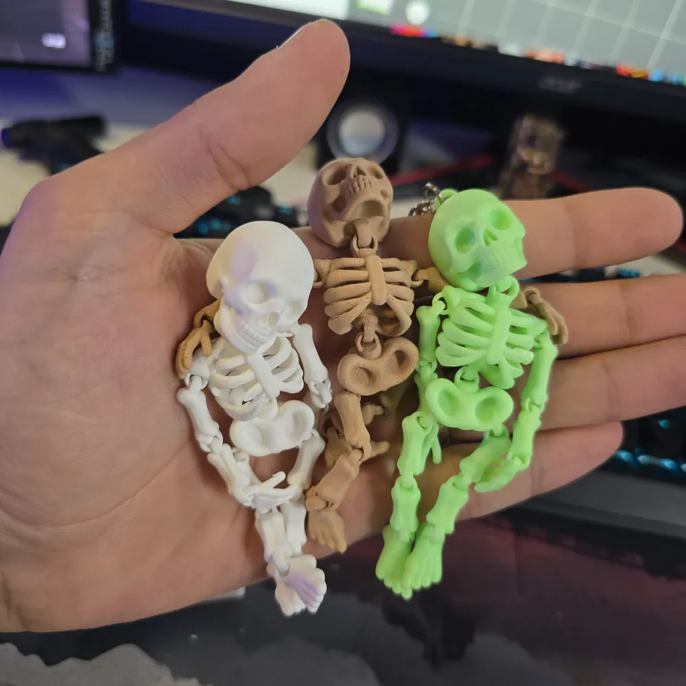 Articulated Skeleton Keychain - Halloween Edition, photo 2 of 4 - Articulated Skeleton Keychain - Halloween Edition Toys & Games