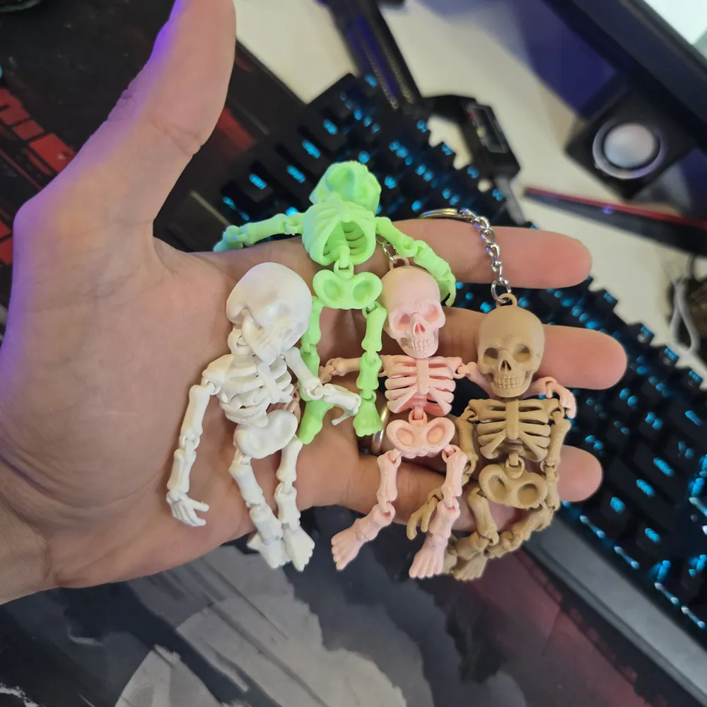 Articulated Skeleton Keychain - Halloween Edition, photo 3 of 4 - Articulated Skeleton Keychain - Halloween Edition Toys & Games