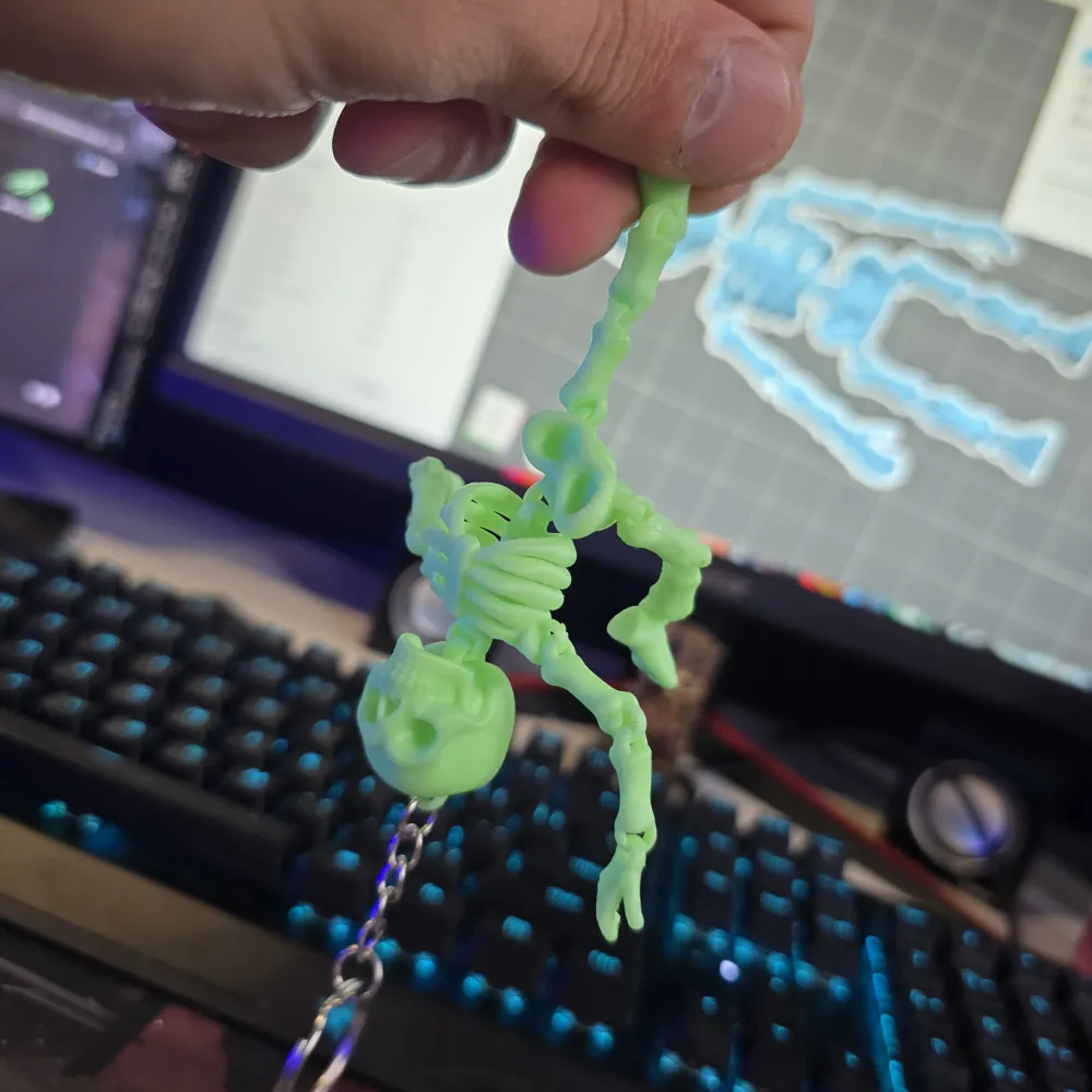 Articulated Skeleton Keychain - Halloween Edition, photo 4 of 4 - Articulated Skeleton Keychain - Halloween Edition Toys & Games