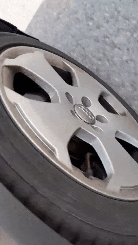 Audi floating center caps 68mm 8D0601170