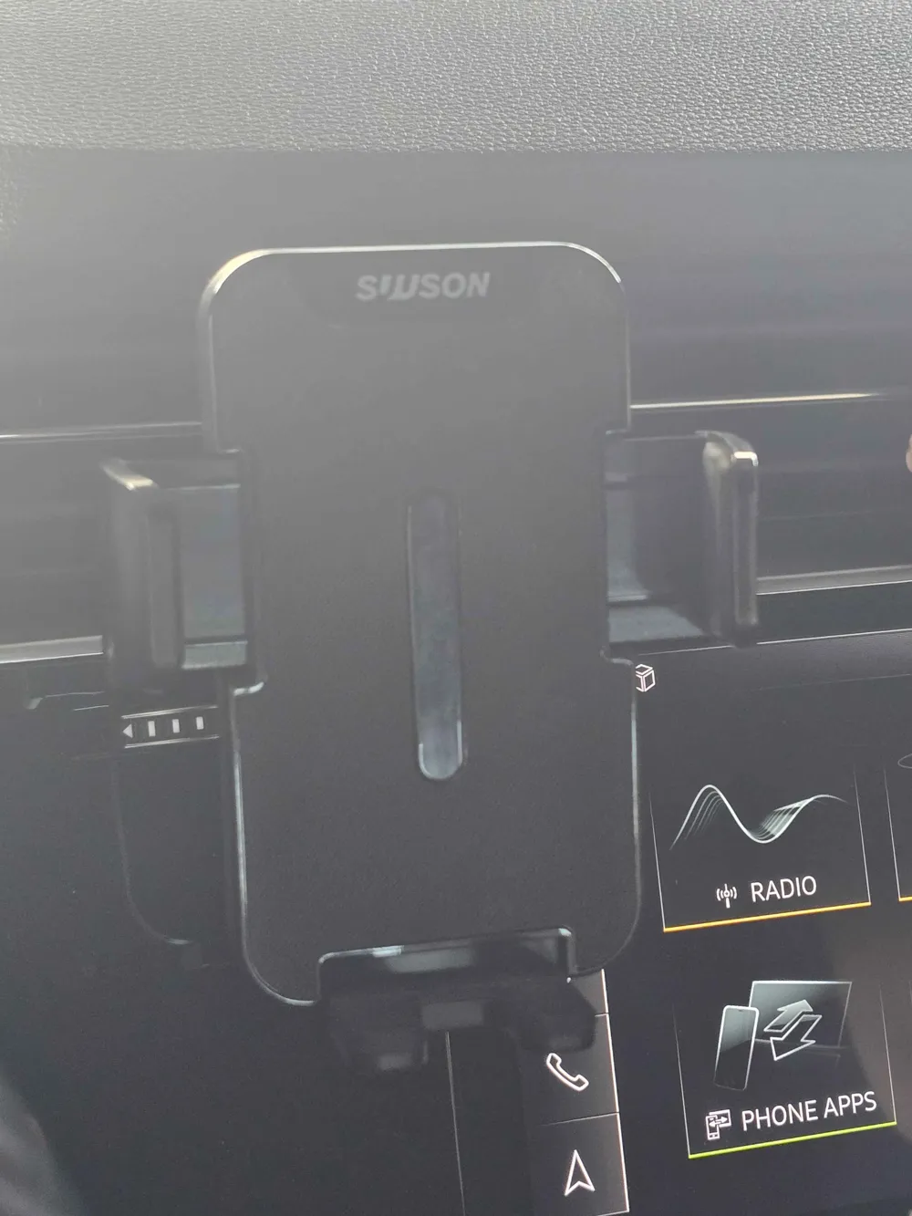 Audi Q7 Car Phone Mount, photo 4 of 4 - Audi Q7 Car Phone Mount Hobby & DIY