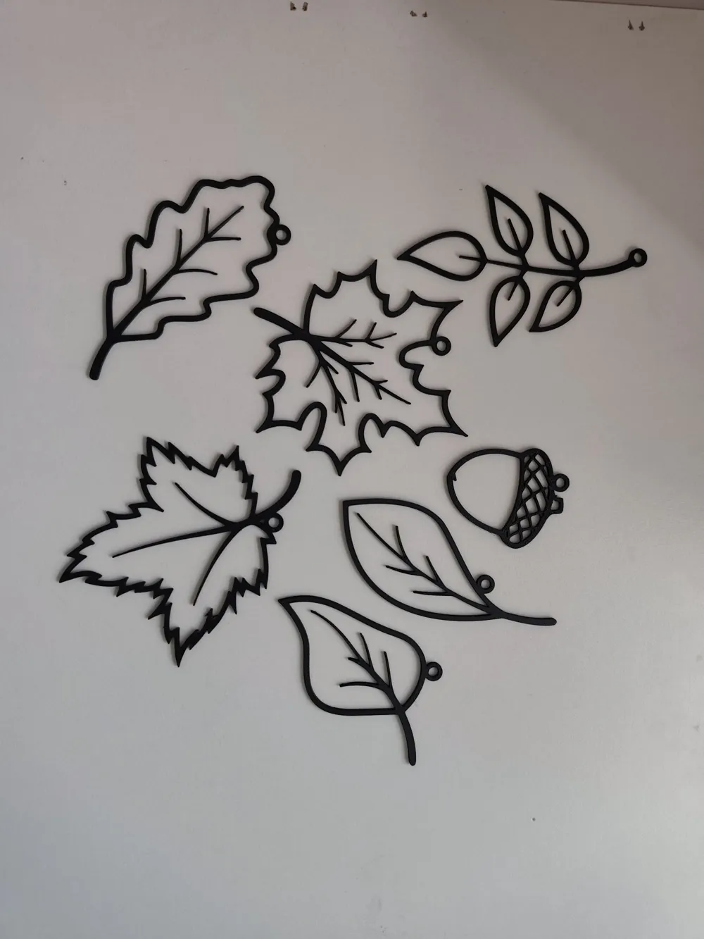 Herbst Laub Fensterhänger | Line Art Deko Set, photo 2 of 4 - Herbst Laub Fensterhänger | Line Art Deko Set Household