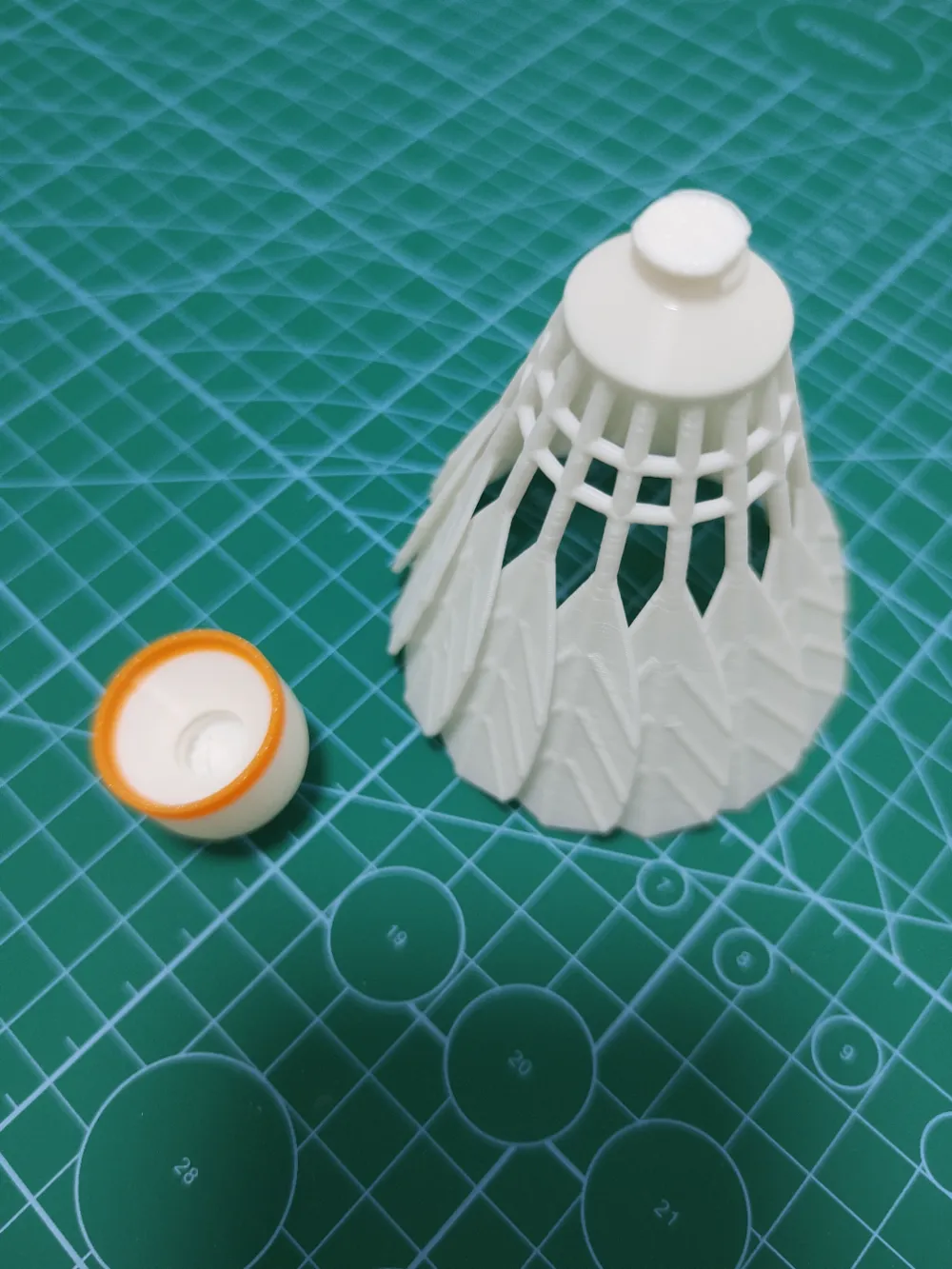 羽毛球（无需支撑） badminton shuttlecock, photo 3 of 4 - 羽毛球（无需支撑） badminton shuttlecock Hobby & DIY