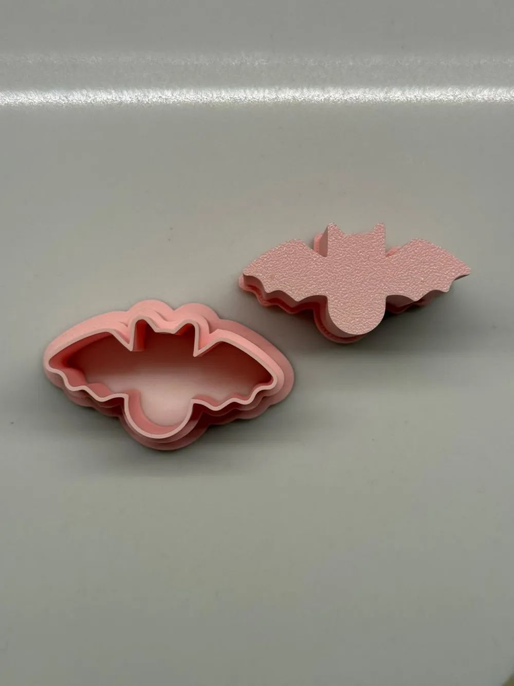 Bat Cake Pop/Cookie Cutter, photo 3 of 4 - Bat Cake Pop/Cookie Cutter Household