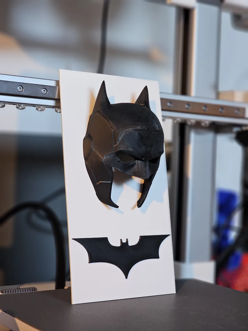 Batman 3D Wall Art - Iconic Mask & Emblem, photo 3 of 4 - Batman 3D Wall Art - Iconic Mask & Emblem Home Decor Items
