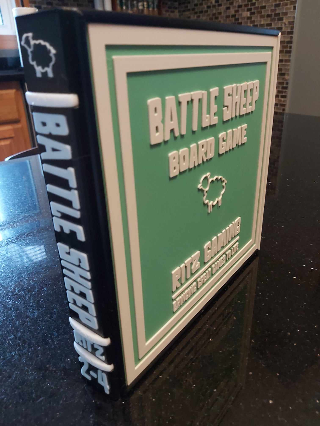 BATTLE SHEEP BOARD GAME - Bookcase Edition, photo 2 of 4 - Classic Board Games & Game Sets, boardgame