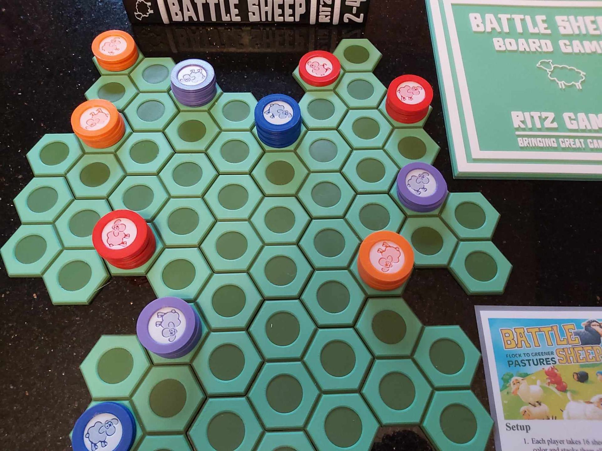 BATTLE SHEEP BOARD GAME - Bookcase Edition, photo 3 of 4 - Classic Board Games & Game Sets, stacking