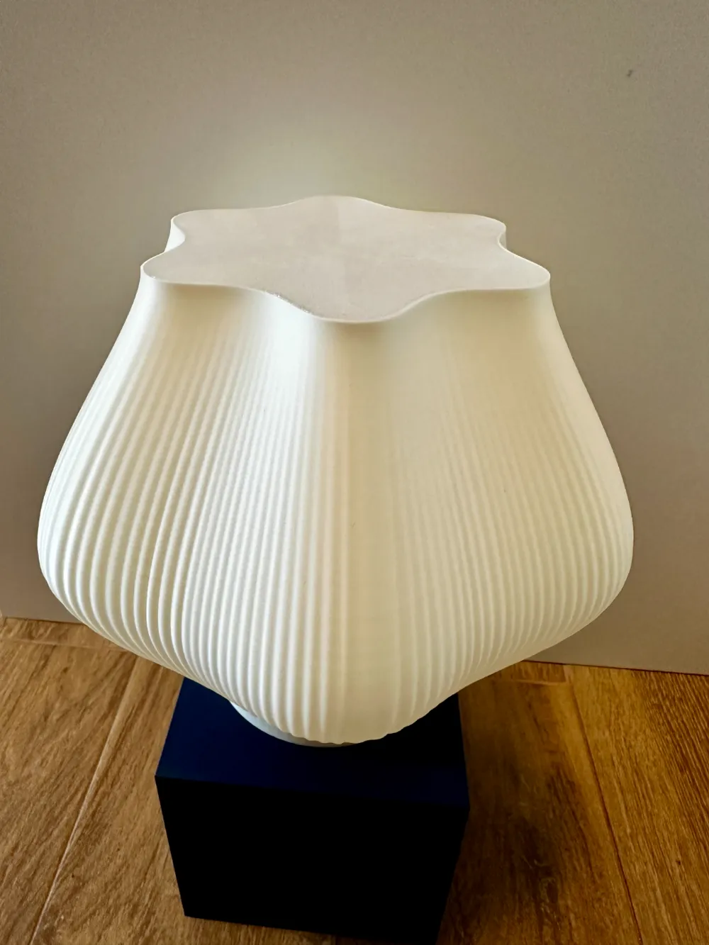 BIG Lotus lamp for led kit 001, photo 4 of 4 - Lamp Bases, Kits & Parts, light