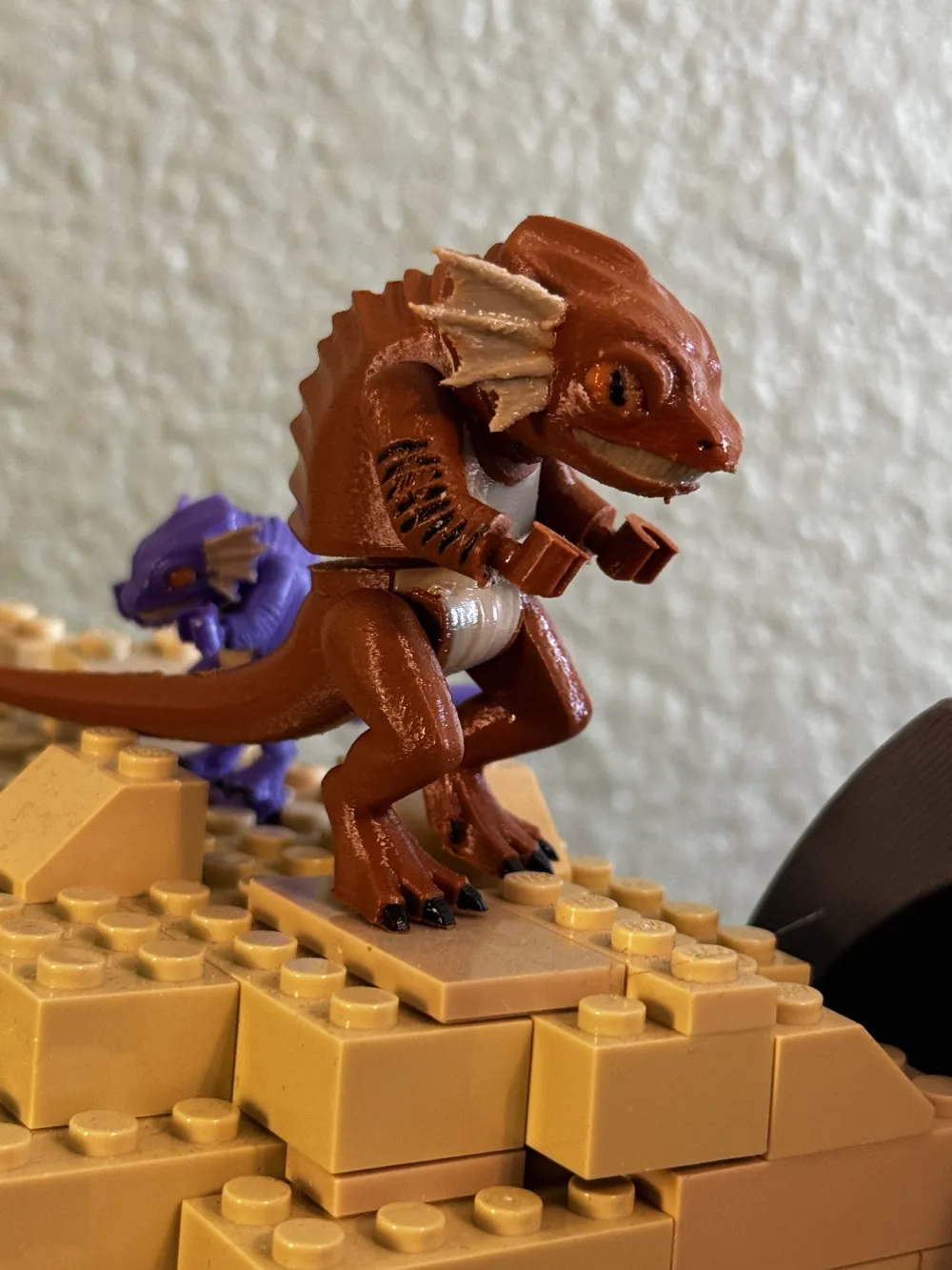 Brick Golden Gecko & Geckos Fallout Inspired, photo 2 of 4 - Brick Golden Gecko & Geckos Fallout Inspired Figurines & Collectibles