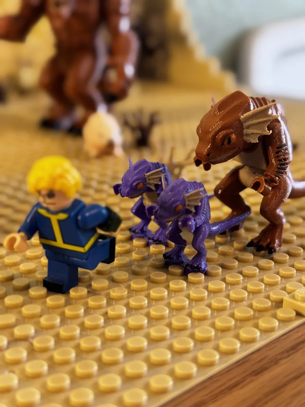 Brick Golden Gecko & Geckos Fallout Inspired, photo 4 of 4 - Brick Golden Gecko & Geckos Fallout Inspired Figurines & Collectibles