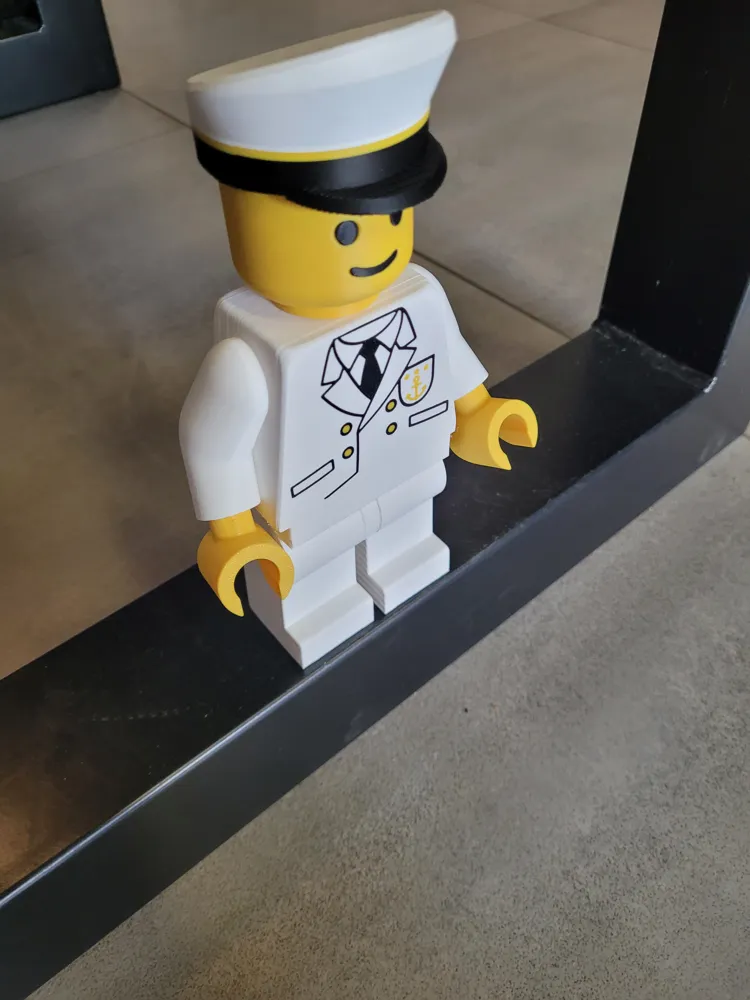 Brick Man Cruise Ship Captain 20cm, photo 3 of 4 - Brick Man Cruise Ship Captain 20cm Toys & Games