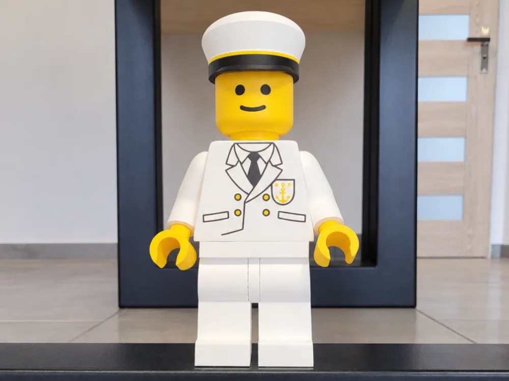Brick Man Cruise Ship Captain 20cm - Characters, in stock in India