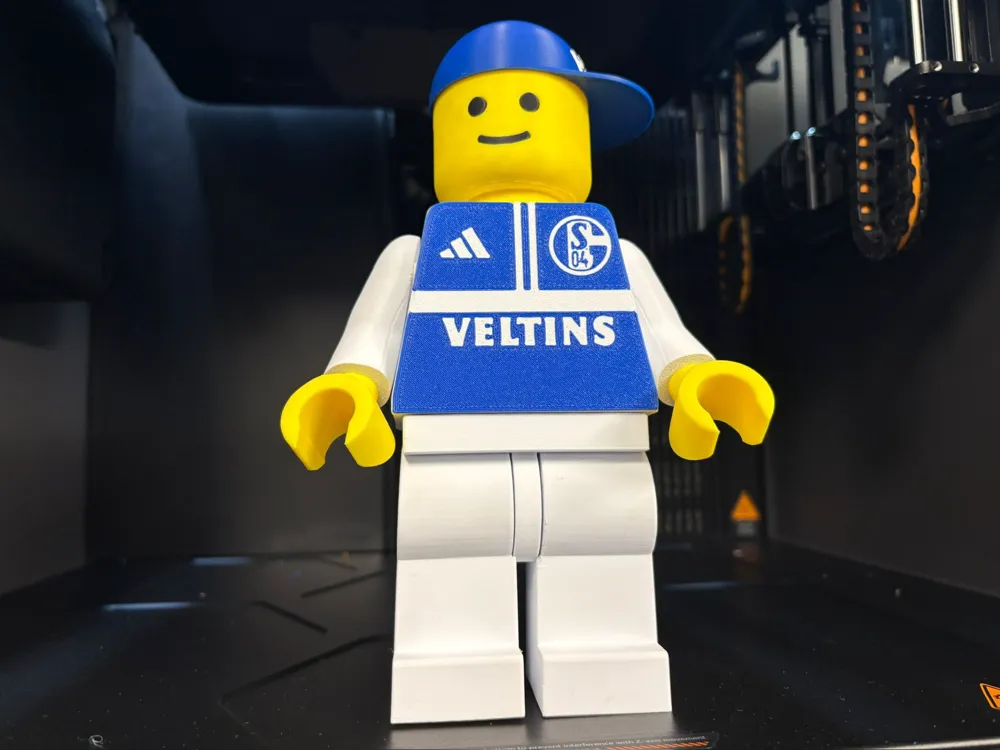 Brickman FC Schalke 04 Trikot 20cm Figur 500%, photo 4 of 4 - Brickman FC Schalke 04 Trikot 20cm Figur 500% Toys & Games
