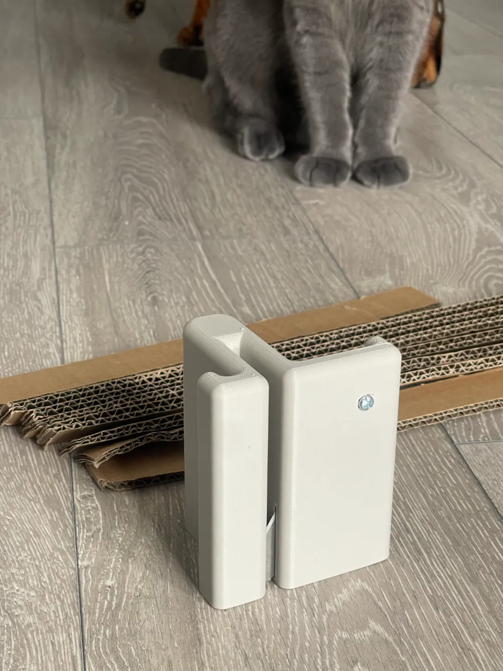 Card Board Cutter For Cat Scratchers, photo 4 of 4 - Card Board Cutter For Cat Scratchers Pets