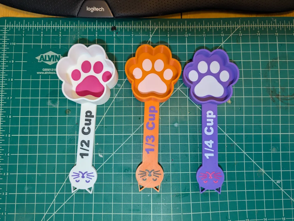 Cat Food Scoops with Wall Hanger, photo 2 of 4 - Litter Box Accessories, pet
