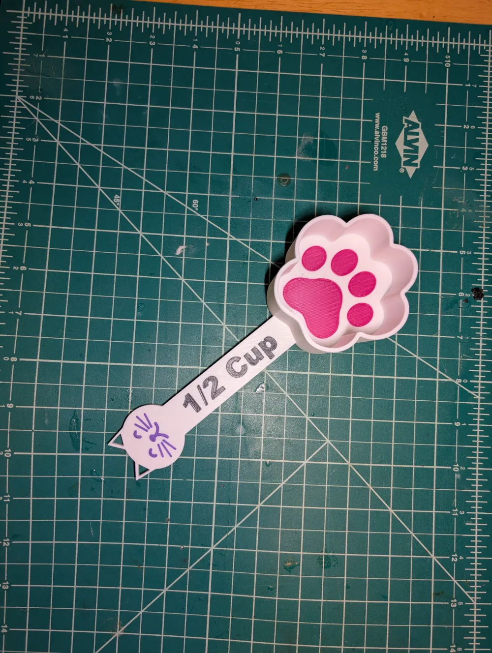 Cat Food Scoops with Wall Hanger, photo 3 of 4 - Litter Box Accessories, pets