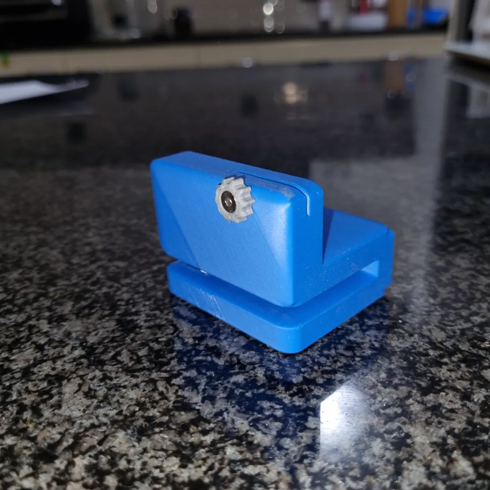 Cat Scratcher Cardboard Cutter V2, photo 3 of 4 - Cat Scratcher Cardboard Cutter V2 Pets