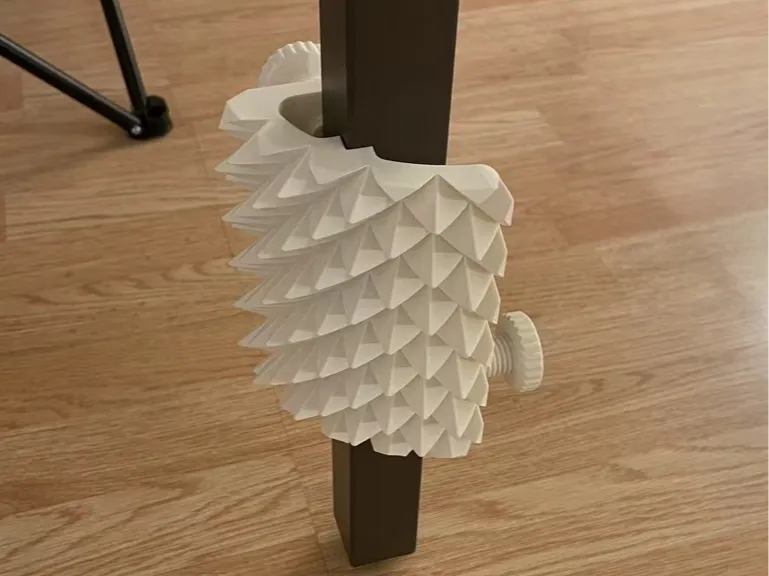 Cat scratcher with hand screw