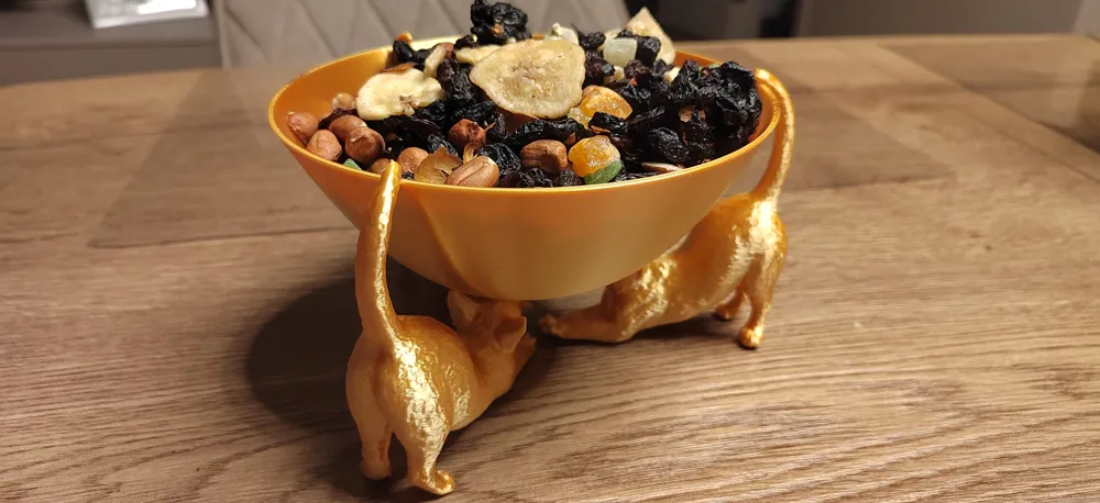 Cat Stretch Candy Bowl