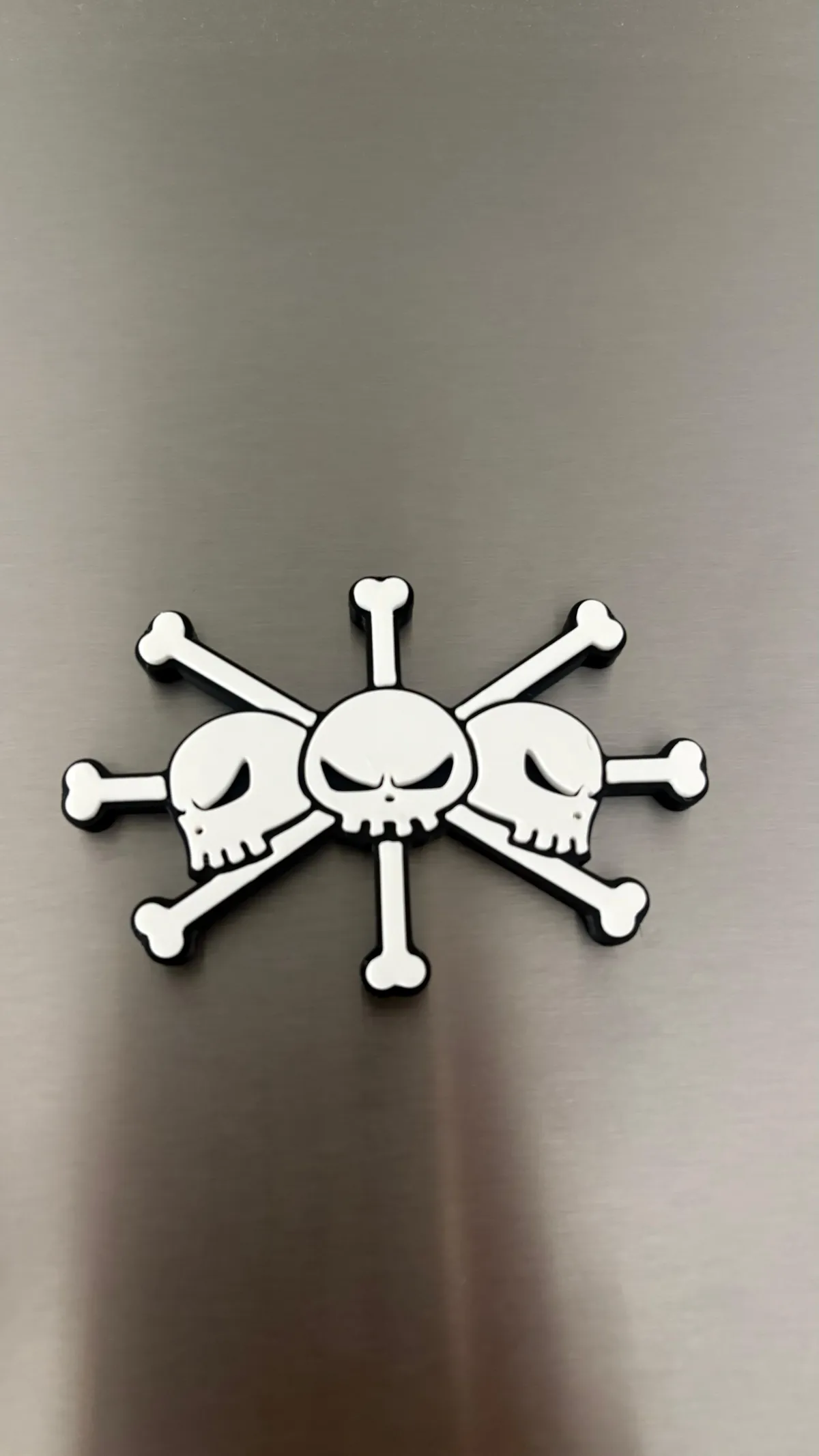 Blackbeard Pirates Jolly Roger (One Piece Magnet), photo 3 of 4 - Blackbeard Pirates Jolly Roger (One Piece Magnet) Figurines & Collectibles