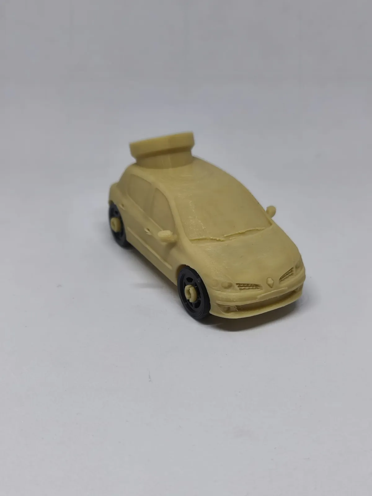 Clio Ballon-Powered Car, photo 3 of 4 - Clio Ballon-Powered Car Gifts & Occasions