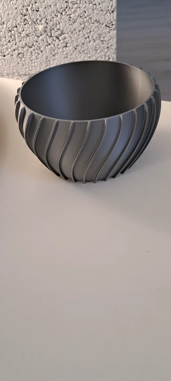 Flower pot, planter, photo 3 of 4 - Planters & Plant Pots, planter design