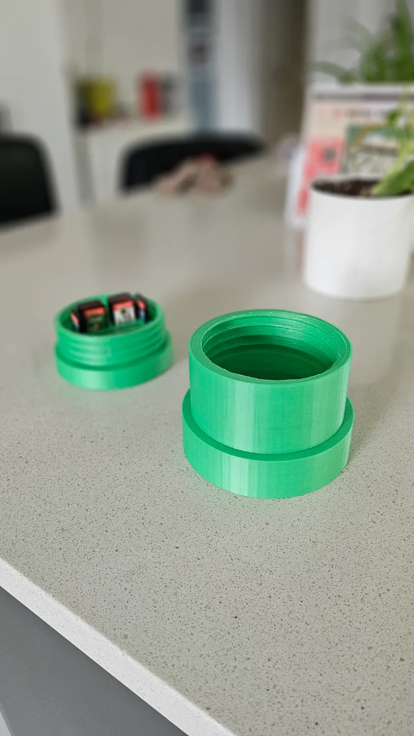 Super Mario Green Tube Nintendo switch storage x20, photo 3 of 4 - Super Mario Green Tube Nintendo switch storage x20 Gaming Accessories