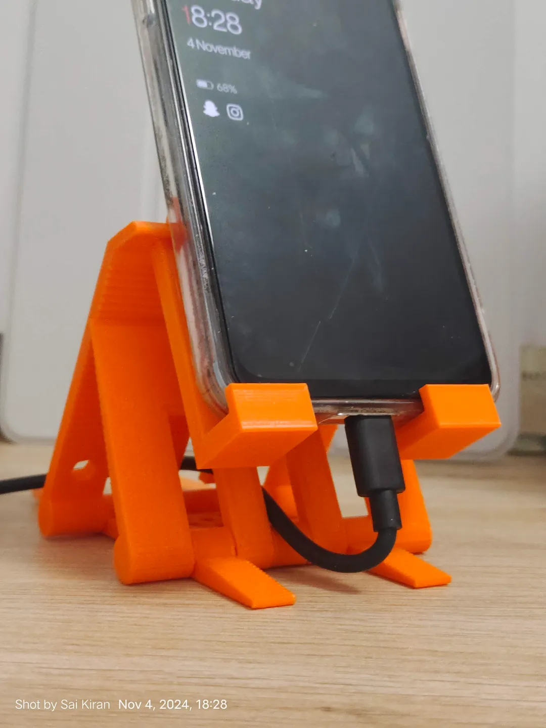 Angle adjustable Phone/IPad stand for video calls, photo 2 of 4 - Angle adjustable Phone/IPad stand for video calls Tools