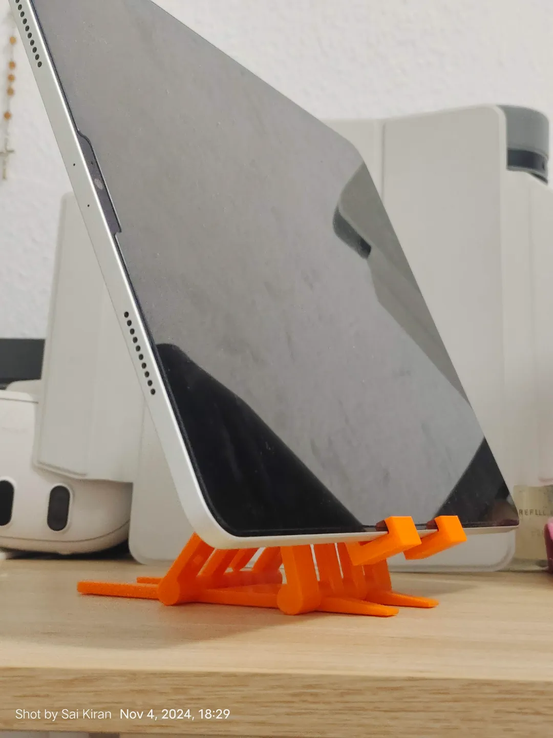 Angle adjustable Phone/IPad stand for video calls, photo 3 of 4 - Angle adjustable Phone/IPad stand for video calls Tools