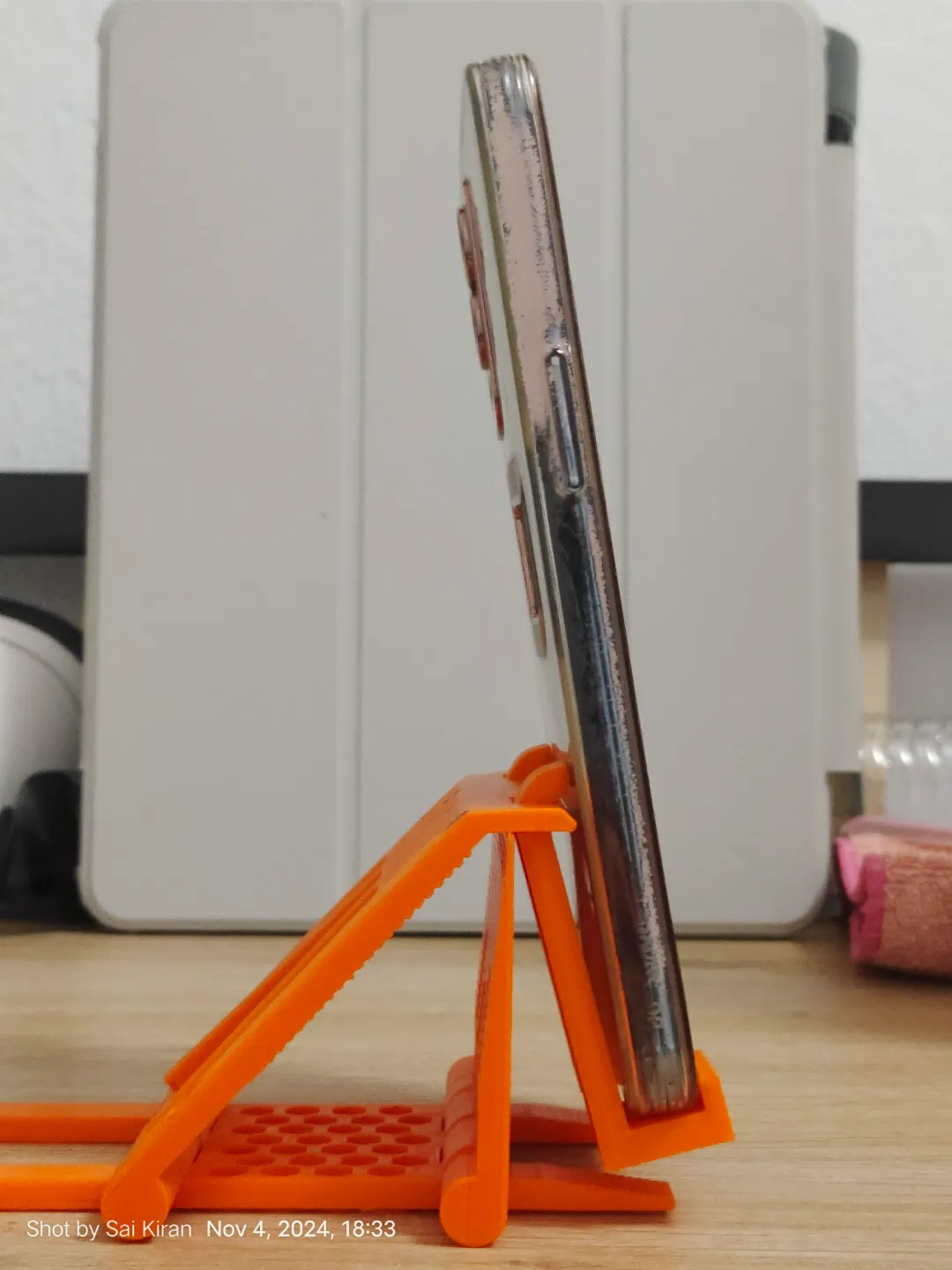 Angle adjustable Phone/IPad stand for video calls, photo 4 of 4 - Angle adjustable Phone/IPad stand for video calls Tools